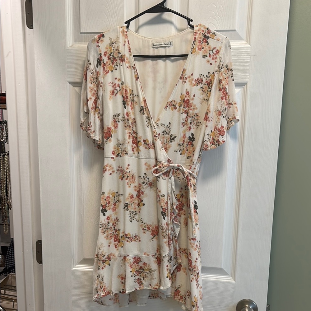 Abercrombie & Fitch wrap top